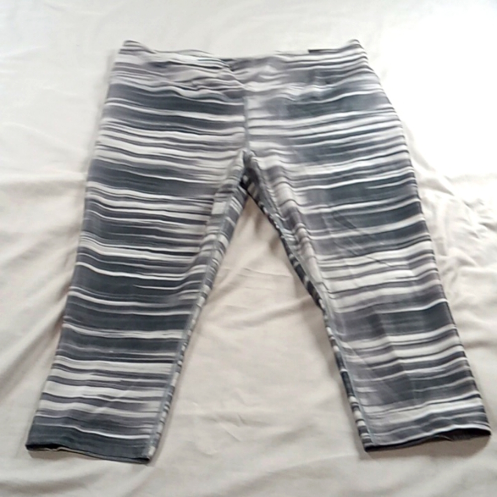 NIKE Womens LEGGINGS Pants EXTRA LARGE XL New  SPORTS Gray Black Workout Yoga